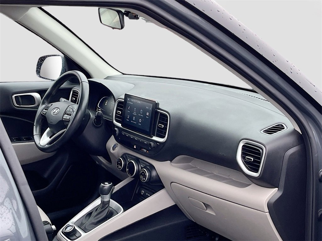 Used 2024 Hyundai Venue SEL image 29