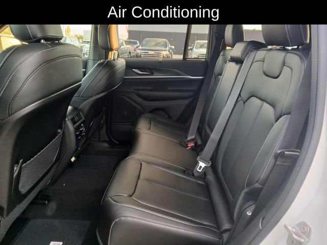 New 2025 Jeep Grand Cherokee Limited image 13