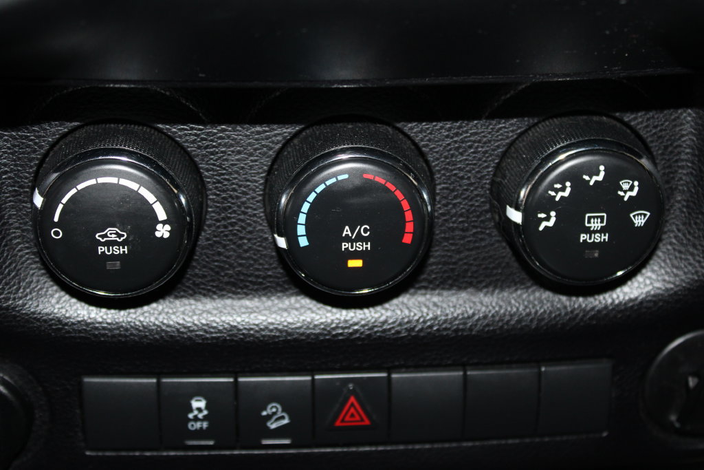 Used 2015 Jeep Wrangler Unlimited Sport AWD/4WD image 48
