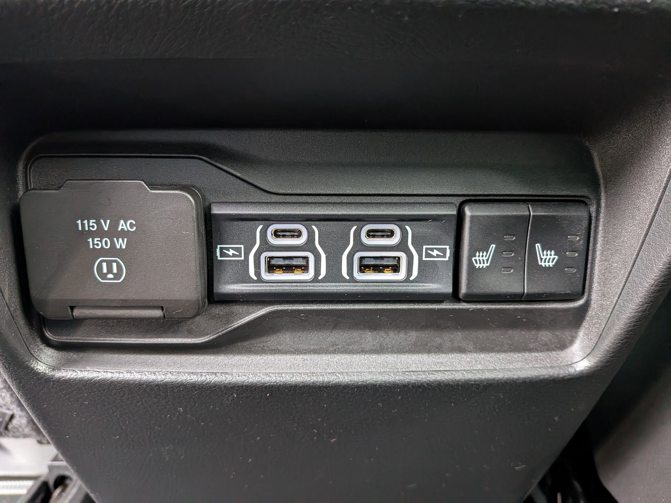 Used 2024 Jeep Grand Cherokee Limited w/ Black Appearance Package AWD/4WD image 26