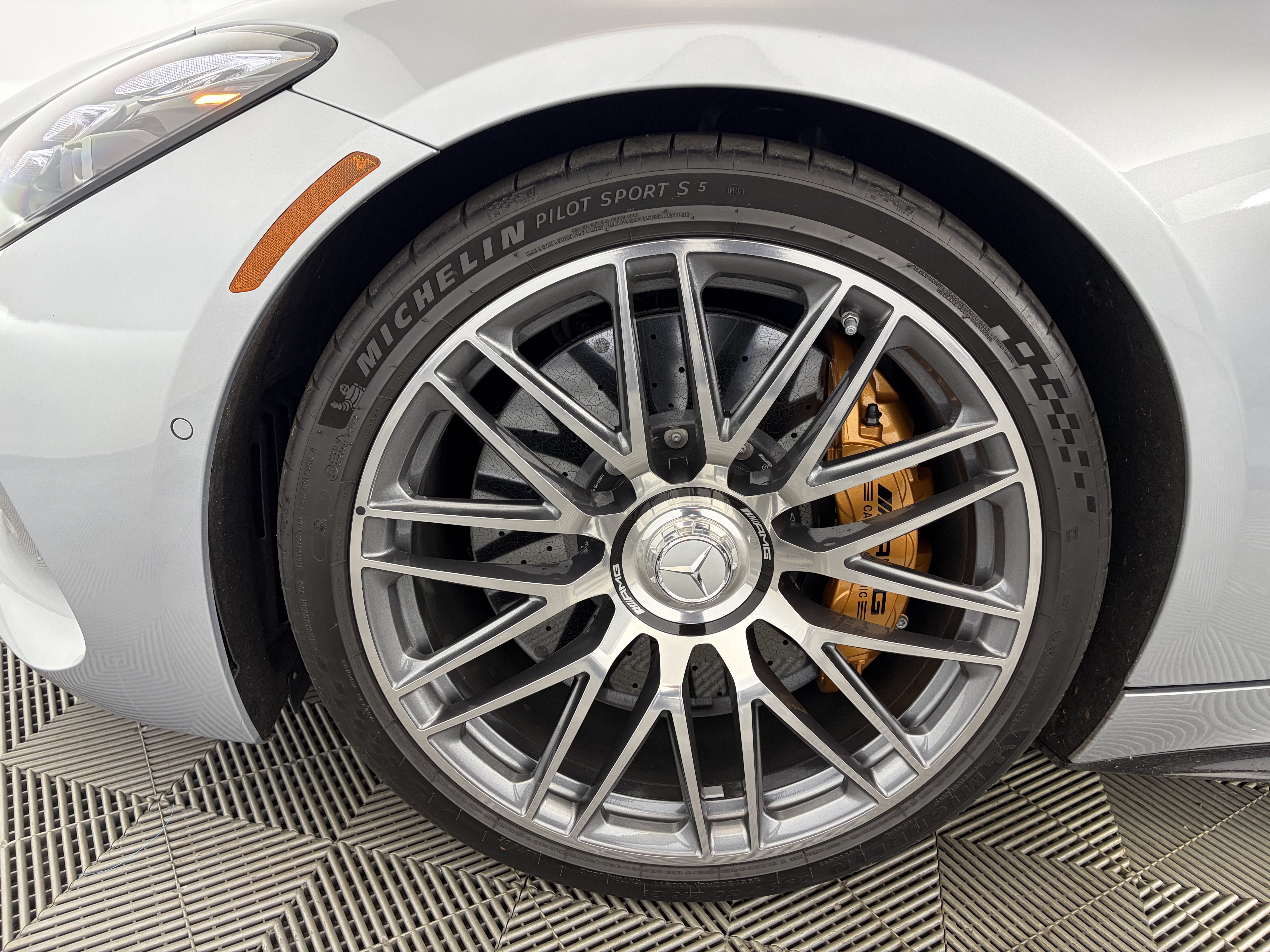 Used 2025 Mercedes-Benz AMG GT 63 image 11
