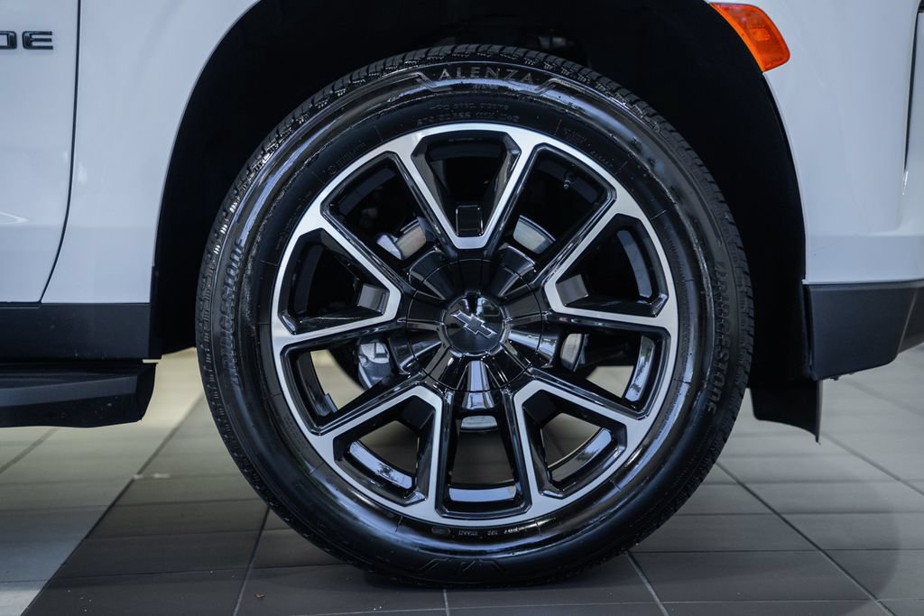 Used 2024 Chevrolet Tahoe RST w/ Luxury Package AWD/4WD image 18