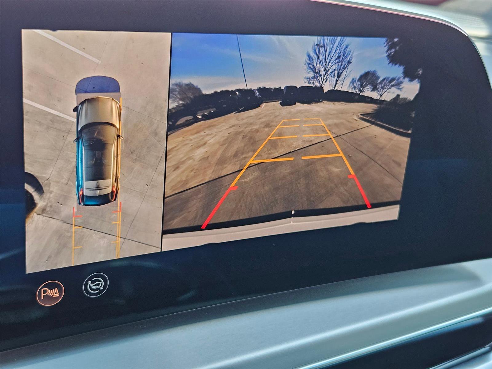 New 2025 Cadillac Lyriq Sport w/ LPO, Floor Liner Package AWD/4WD image 20