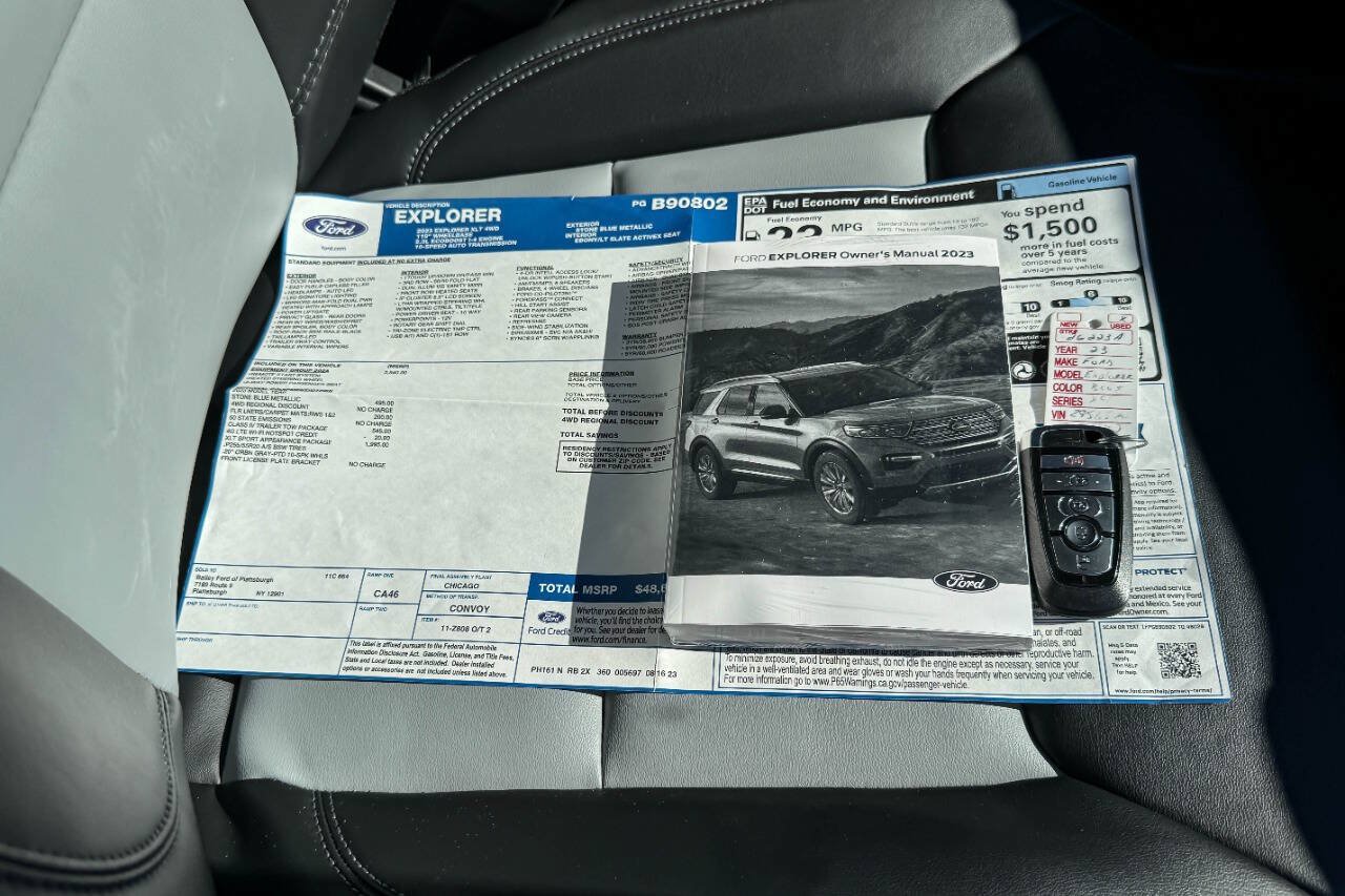 Used 2023 Ford Explorer XLT w/ Equipment Group 202A AWD/4WD image 35