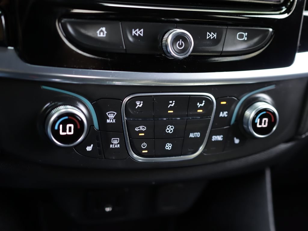 Used 2023 Chevrolet Traverse LT AWD/4WD image 17