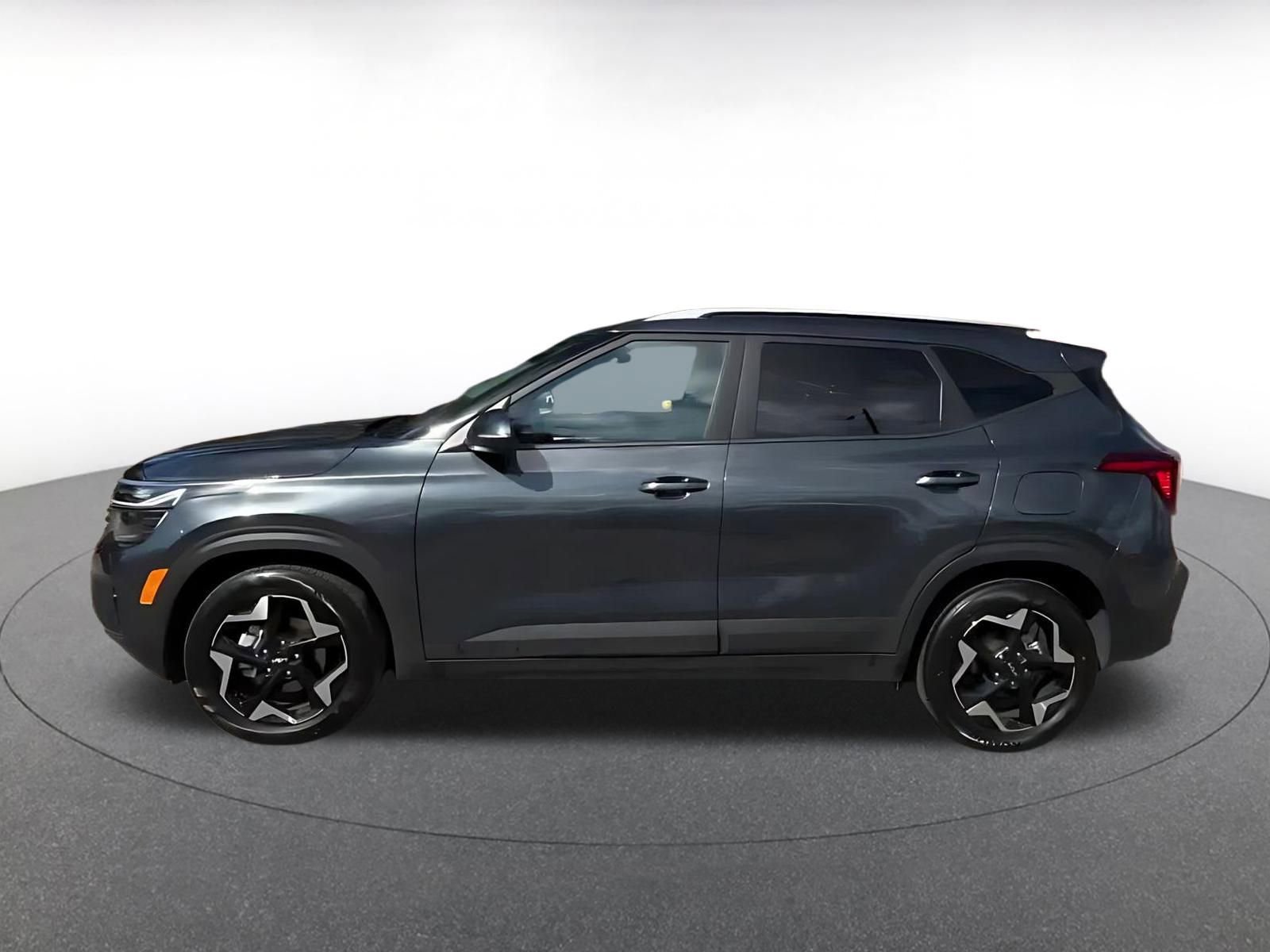 Used 2025 Kia Seltos S image 9