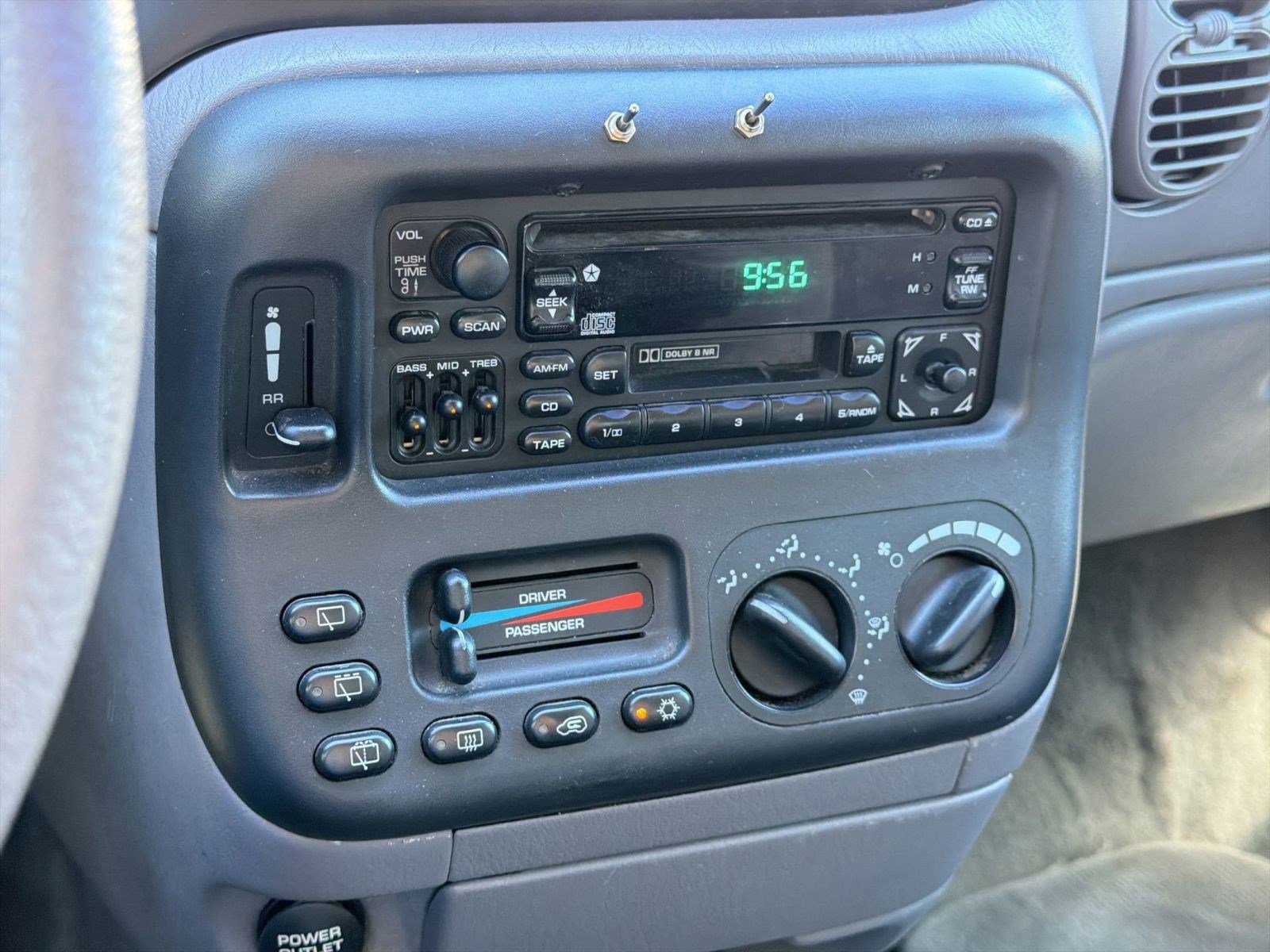 Used 1999 Dodge Grand Caravan LE image 22