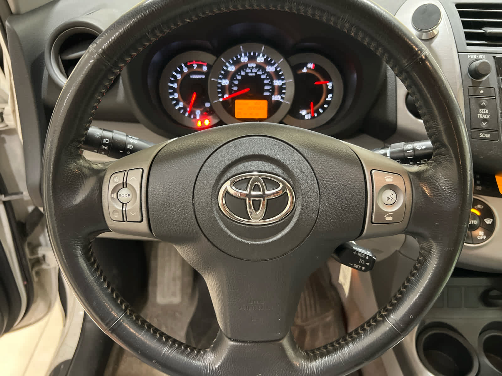 Used 2008 Toyota RAV4 Limited AWD/4WD image 16