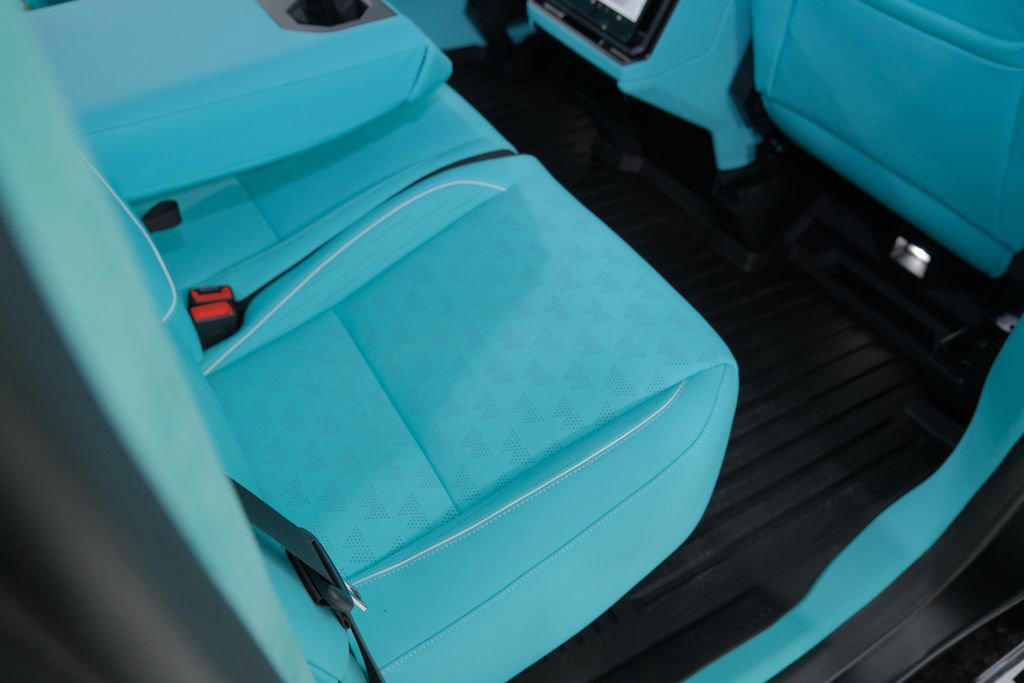 Used 2025 Tesla Cybertruck AWD Crew Cab image 38