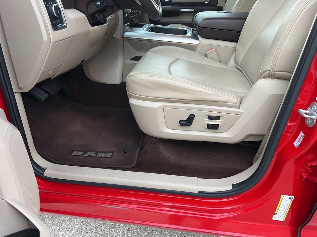 Used 2016 RAM 1500 Laramie image 34