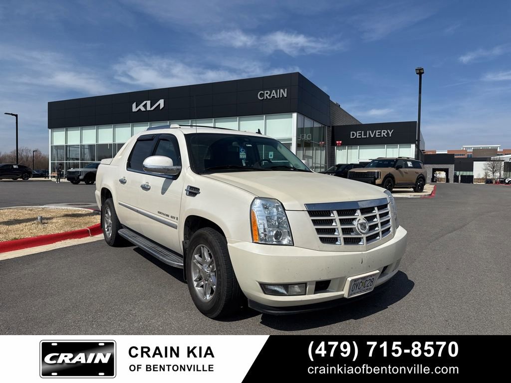 Used 2008 Cadillac Escalade EXT image 1