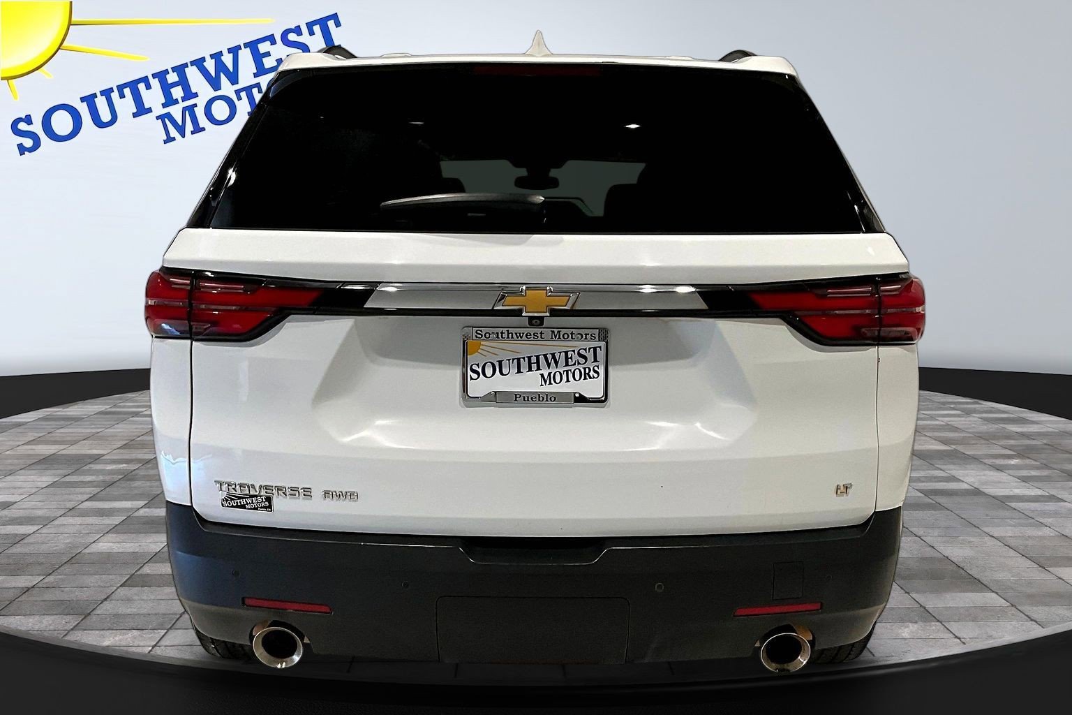 Used 2023 Chevrolet Traverse LT AWD/4WD image 6