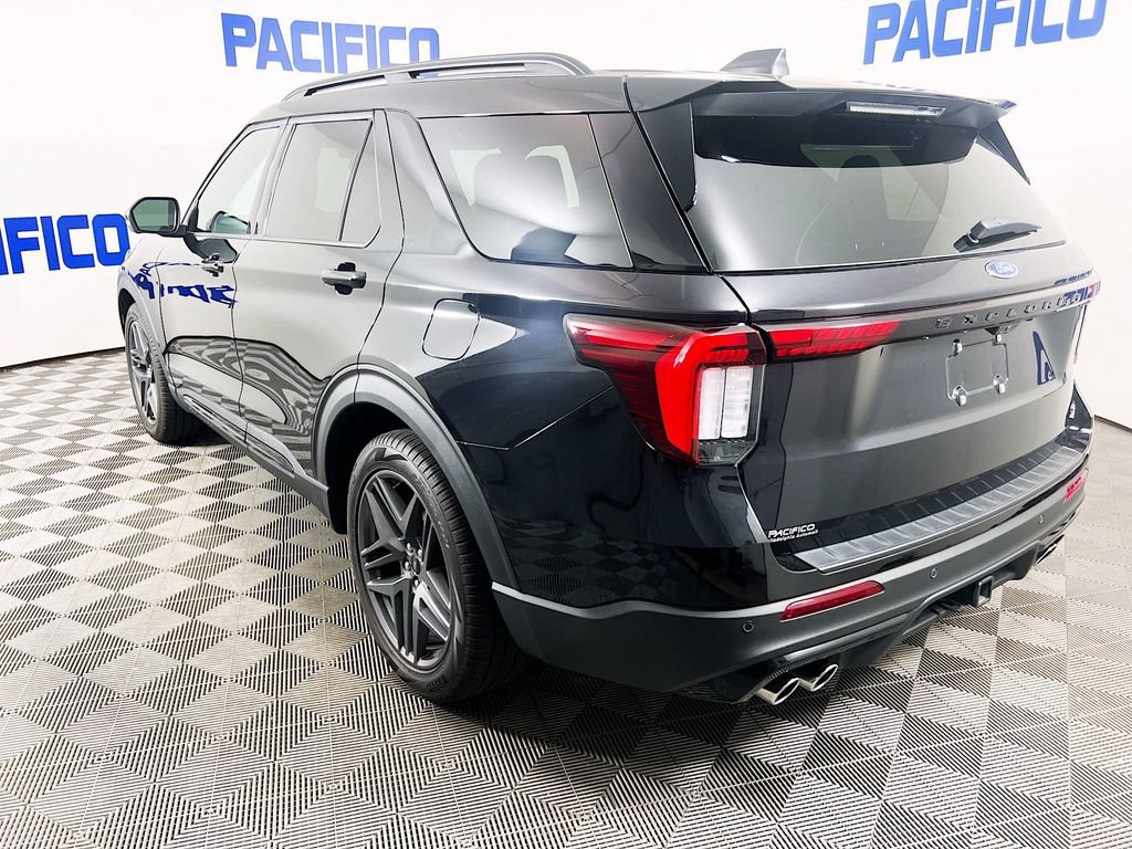Used 2025 Ford Explorer ST w/ Sun And Sound Package AWD/4WD image 5