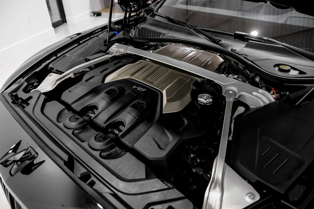 Used 2024 Bentley Flying Spur V8 image 49