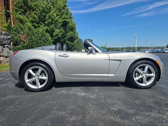 Used 2009 Saturn Sky w/ Premium Trim Package RWD image 2