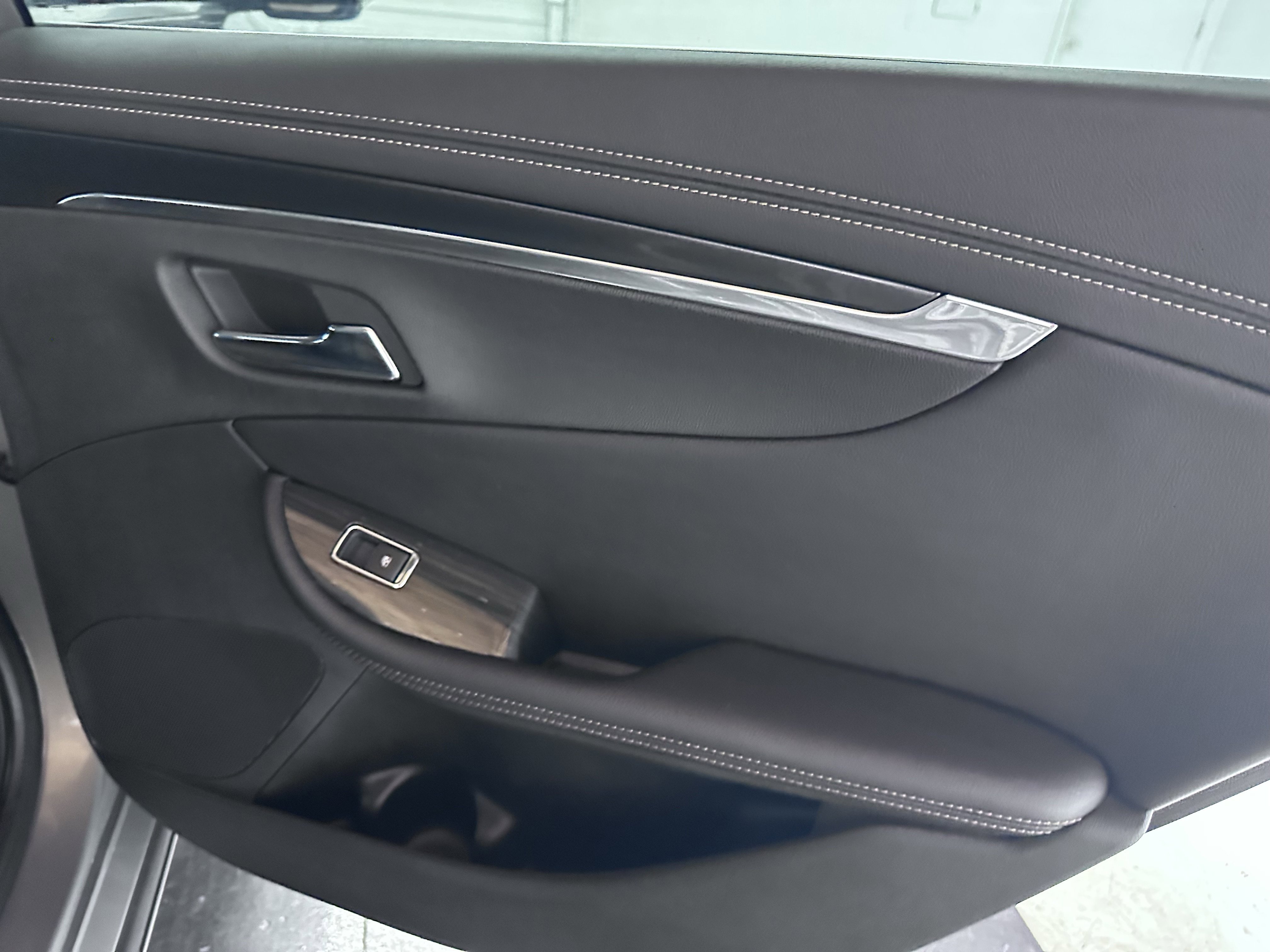 Used 2017 Chevrolet Impala LT w/ Convenience Package FWD image 27