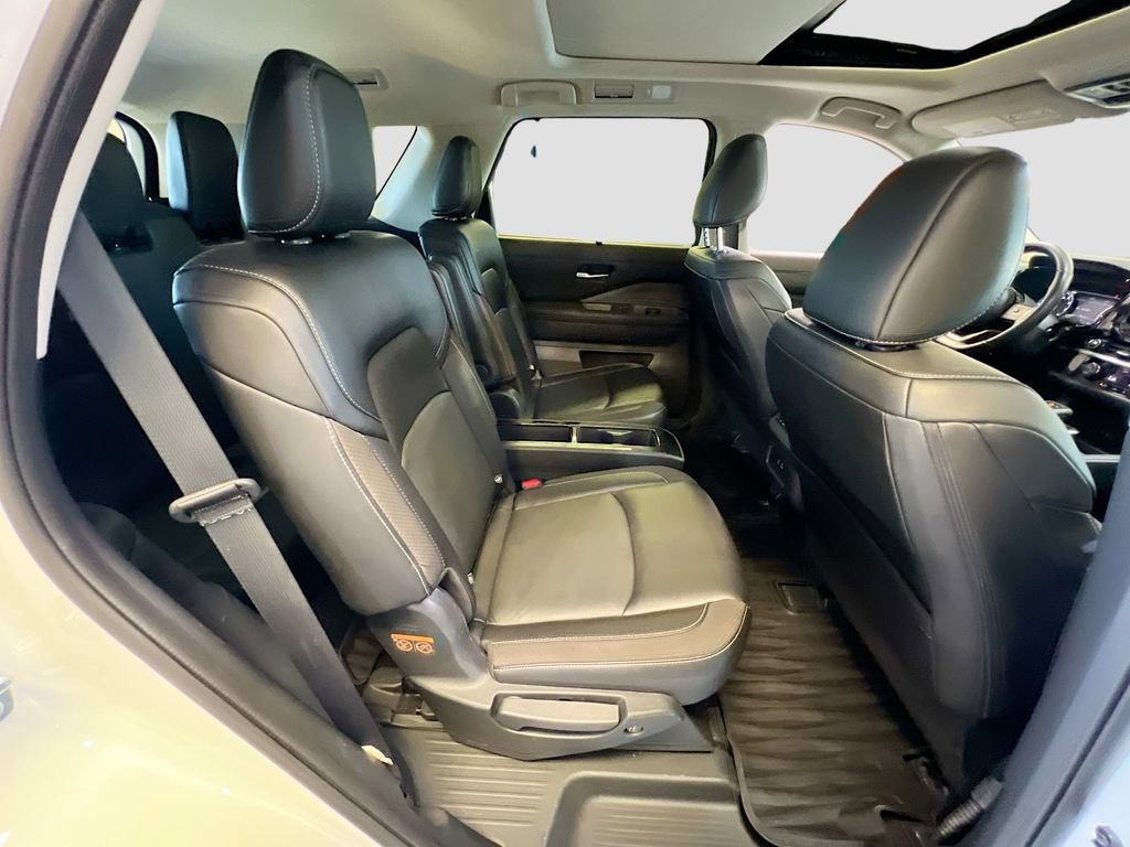 Used 2024 Nissan Pathfinder SL w/ SL Premium Package FWD image 27