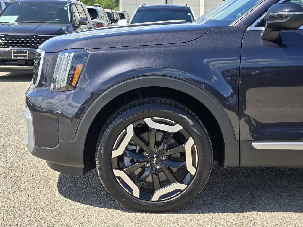 Used 2025 Kia Telluride EX AWD/4WD image 6