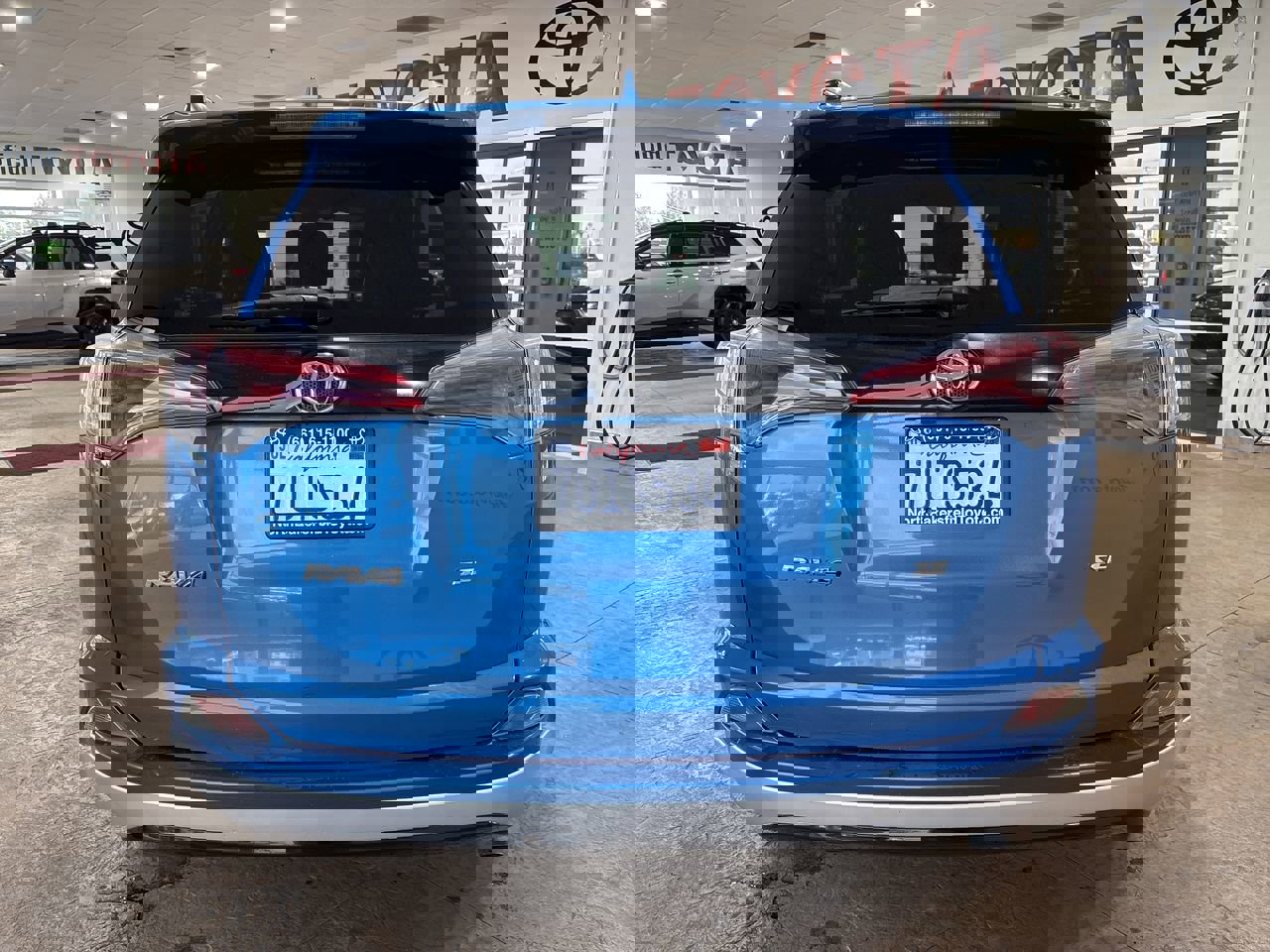 Used 2016 Toyota RAV4 SE image 9