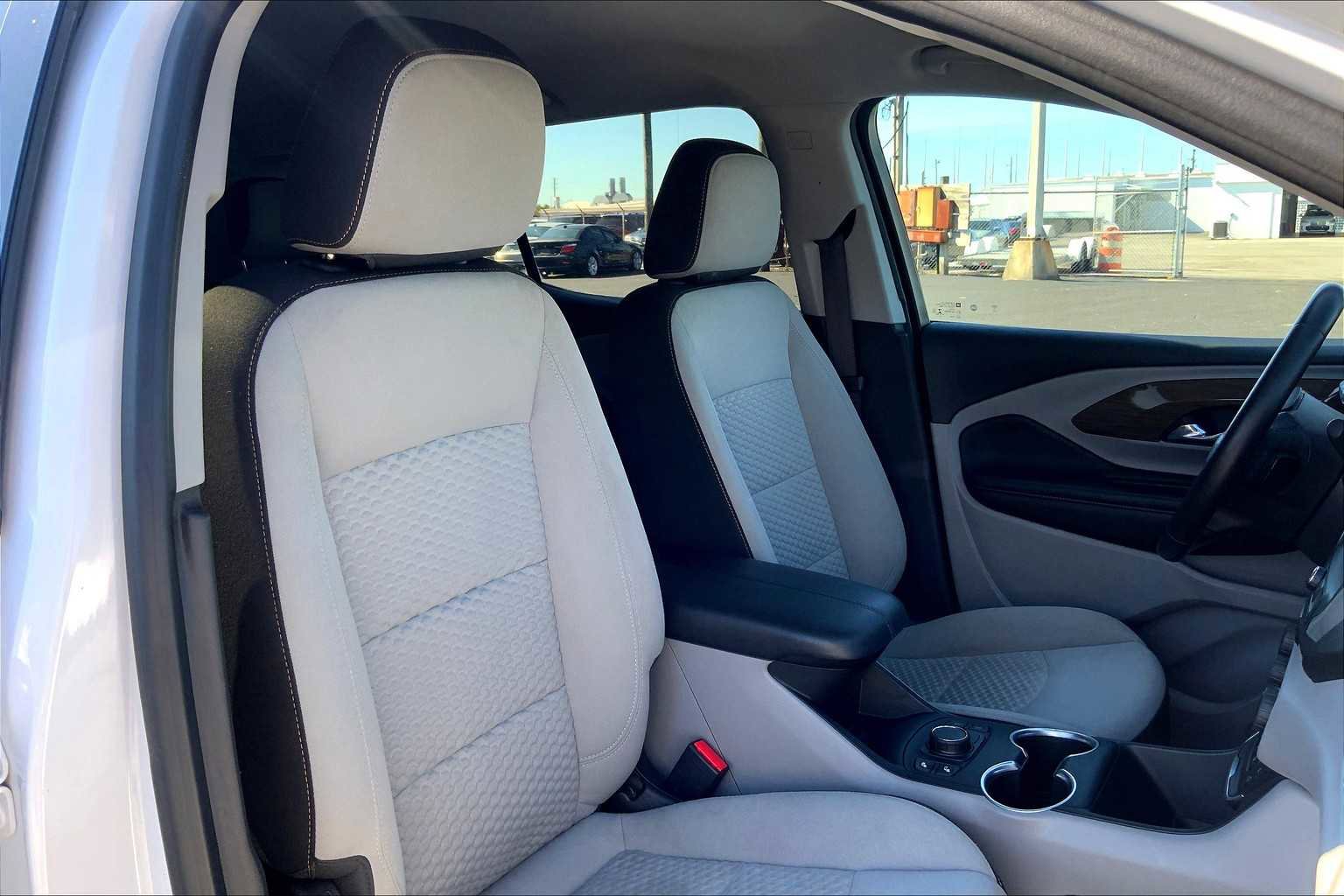 Used 2020 GMC Terrain SLE w/ Driver Convenience Package image 8