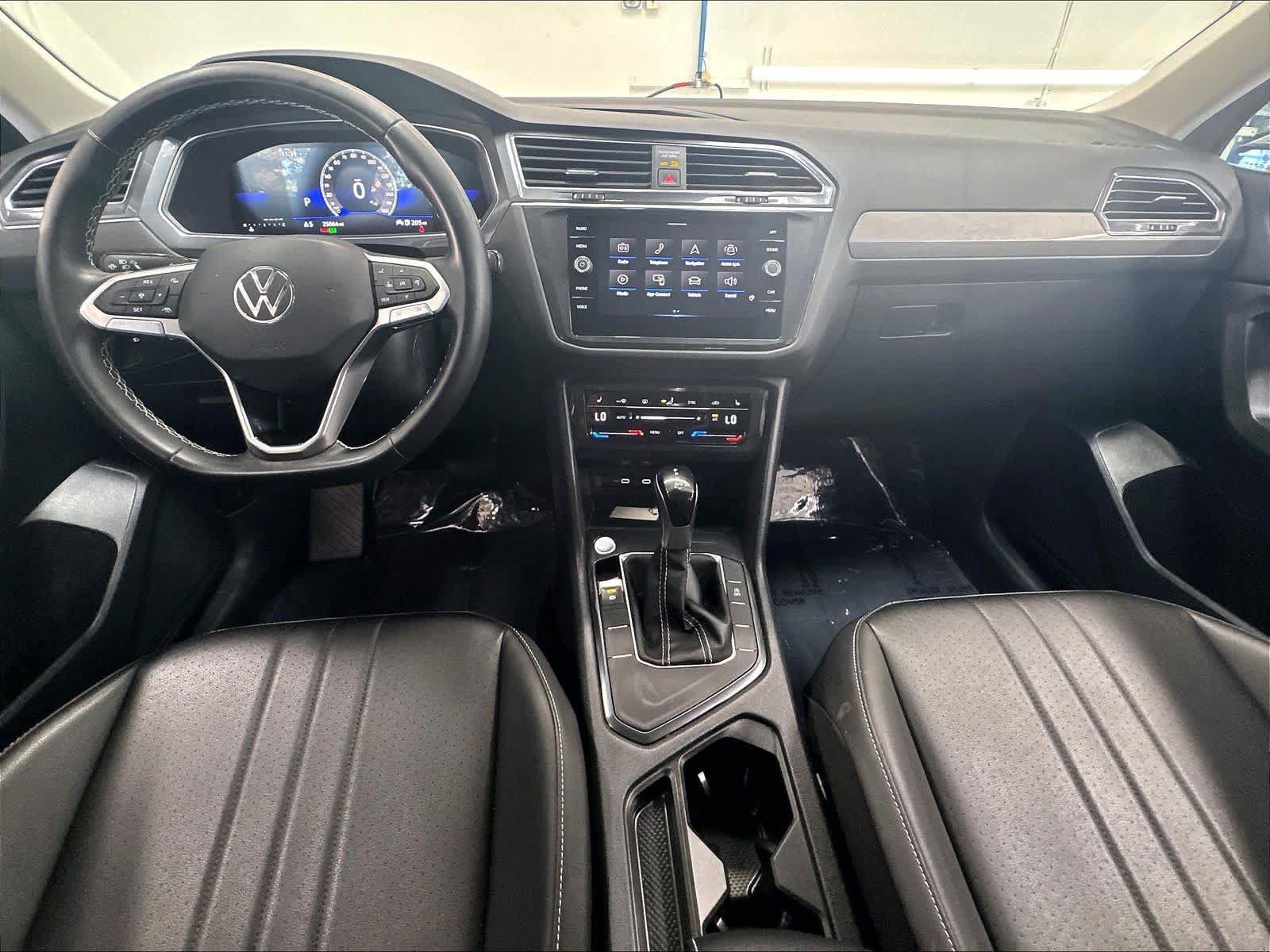 Used 2023 Volkswagen Tiguan SE FWD image 10