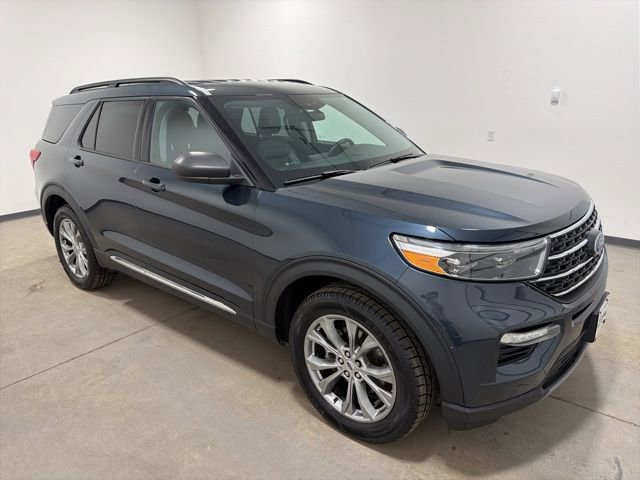 Used 2023 Ford Explorer XLT w/ Equipment Group 202A image 3