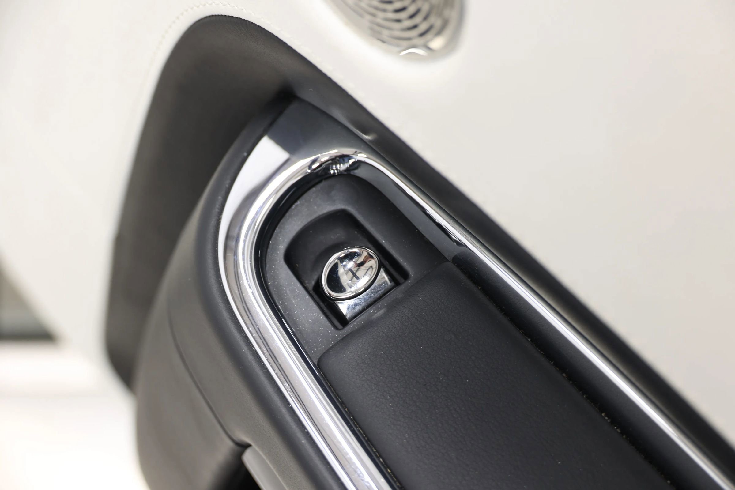 Used 2017 Rolls-Royce Ghost Series II Sedan 4D image 95