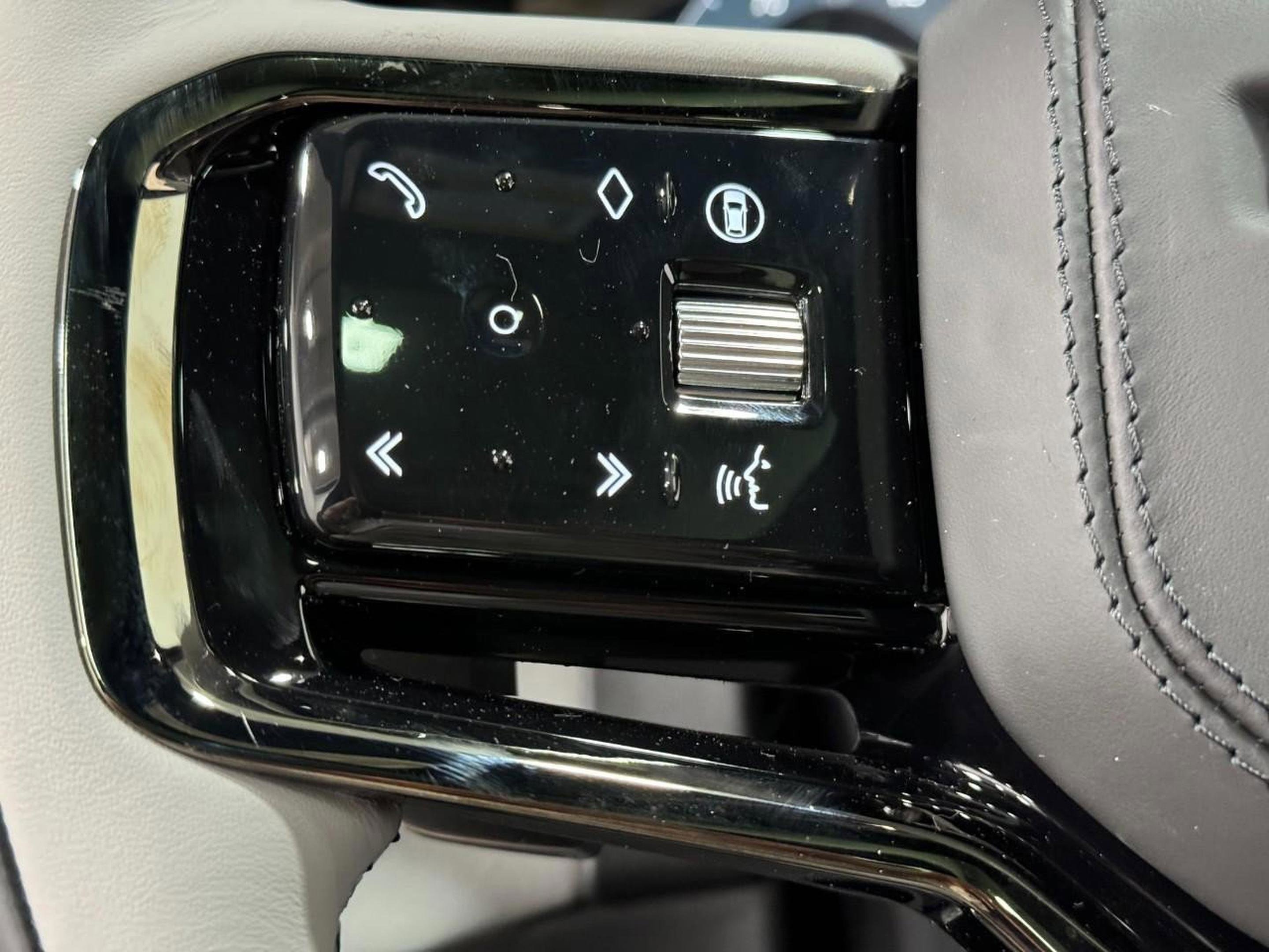 New 2026 Land Rover Range Rover Velar S image 30