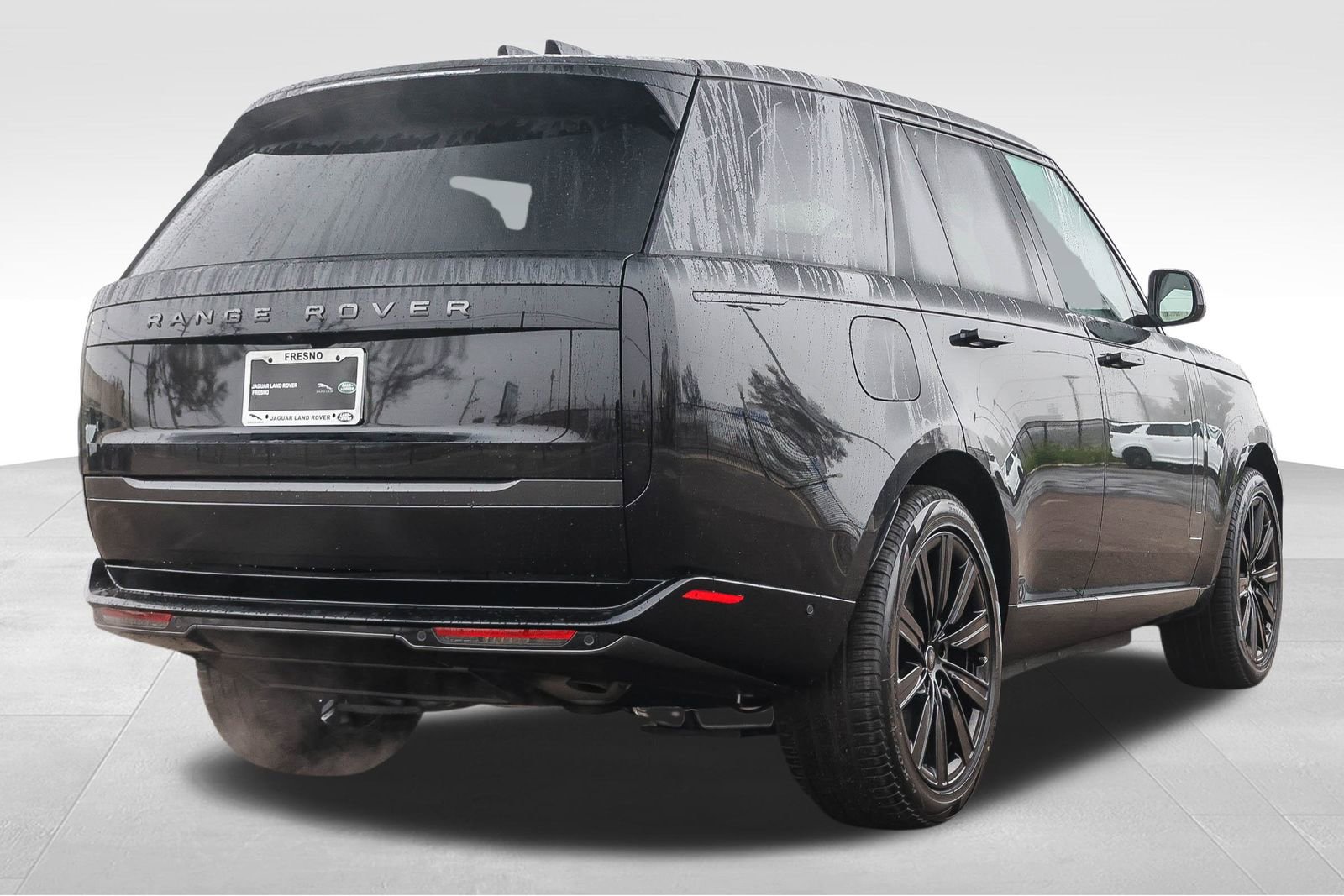 New 2025 Land Rover Range Rover SE image 5