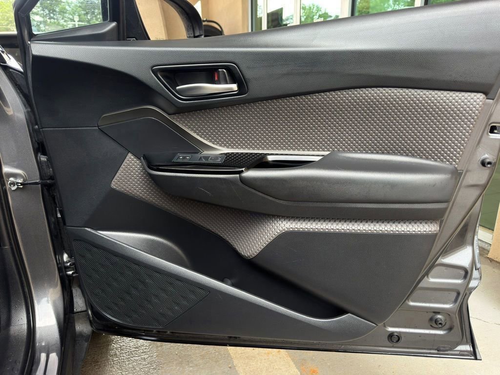 Used 2022 Toyota C-HR Limited FWD image 21