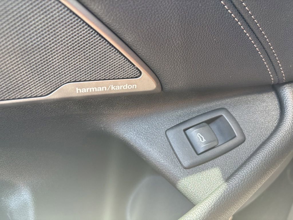 Used 2023 BMW 530i w/ Premium Package RWD image 30