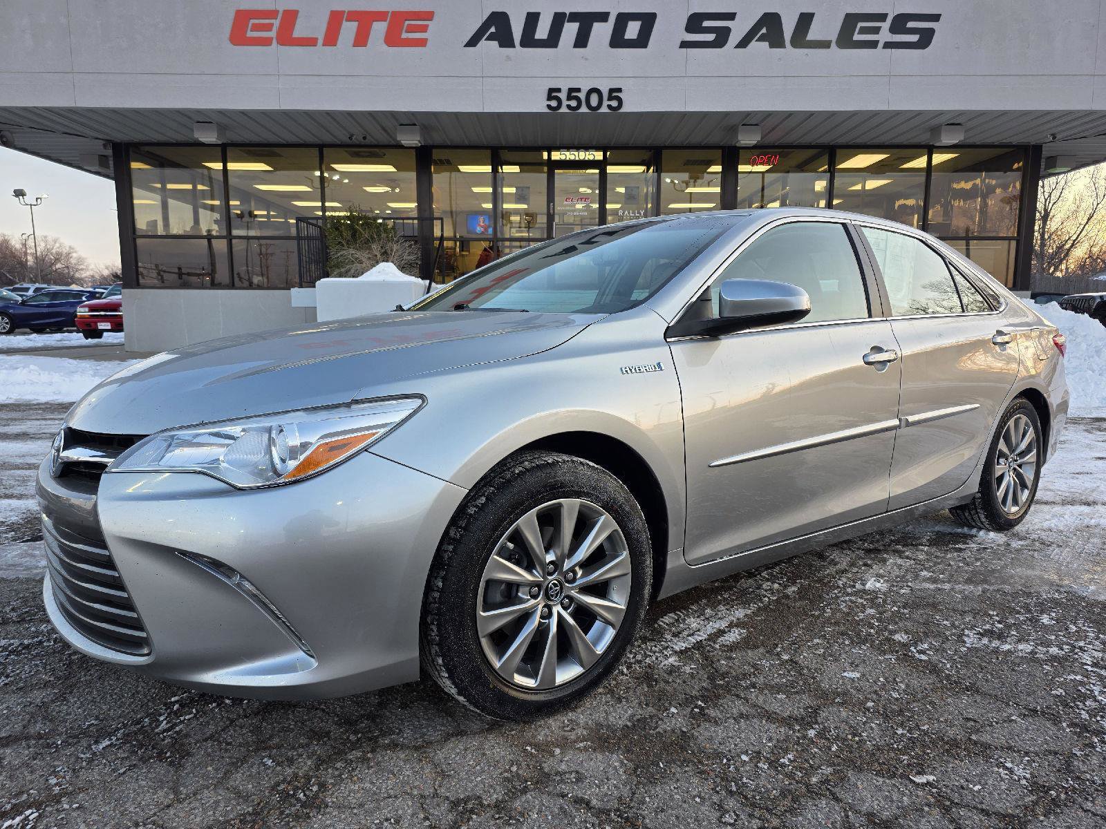 Used 2017 Toyota Camry XLE image 1