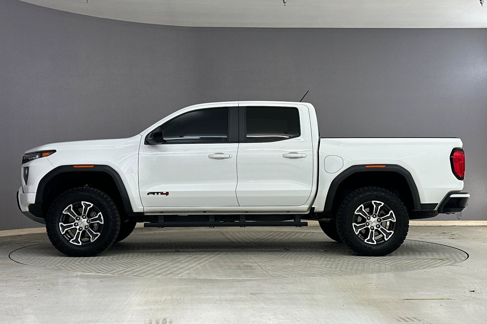 Used 2023 GMC Canyon AT4 w/ AT4 Premium Package image 2