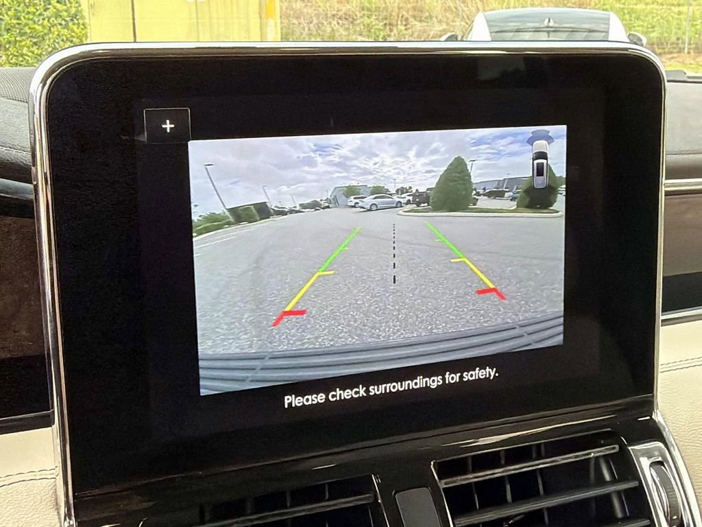 Used 2021 Lincoln Navigator 2WD image 25