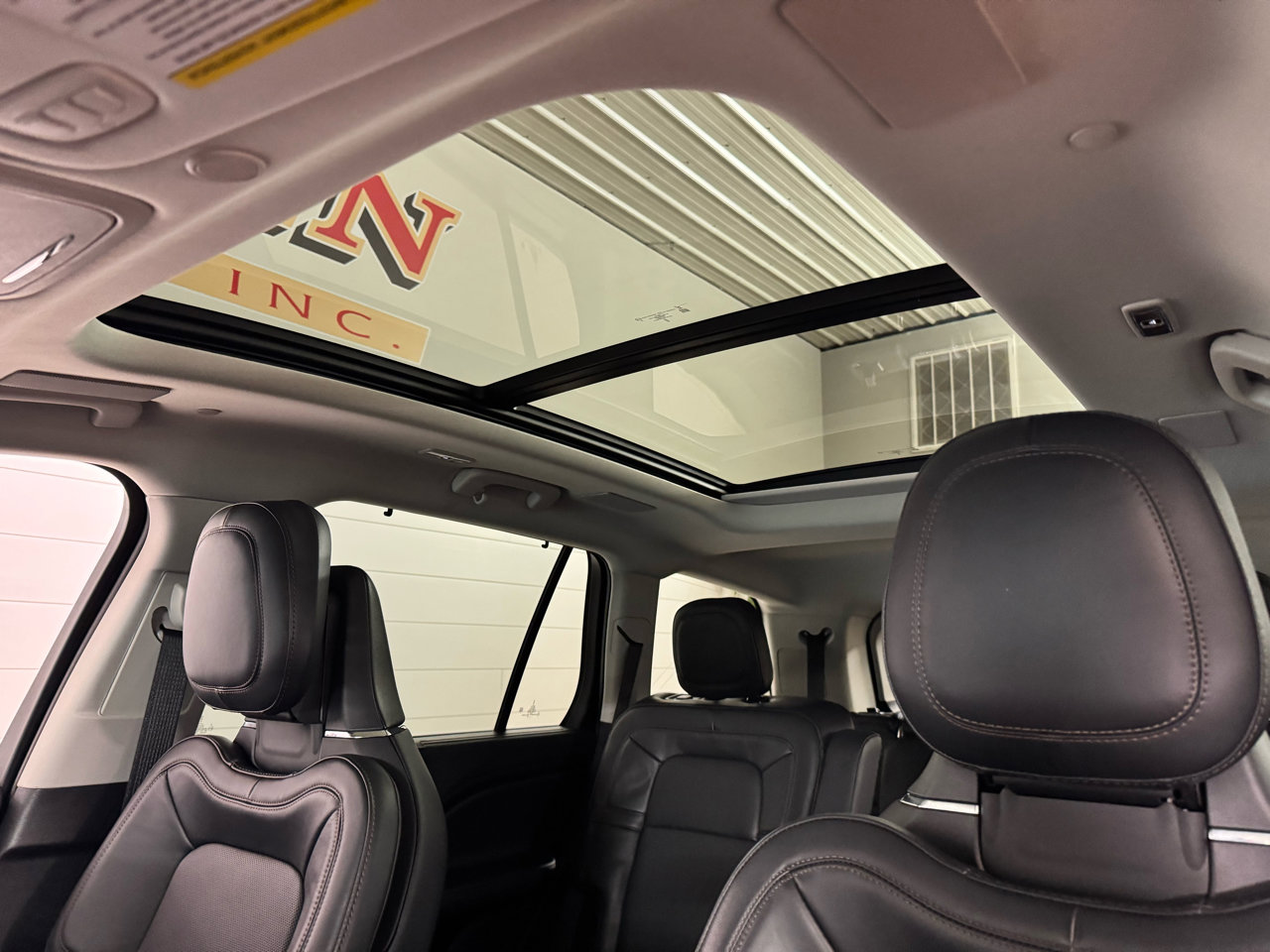 Used 2025 Lincoln Aviator Reserve w/ Equipment Group 201A image 13