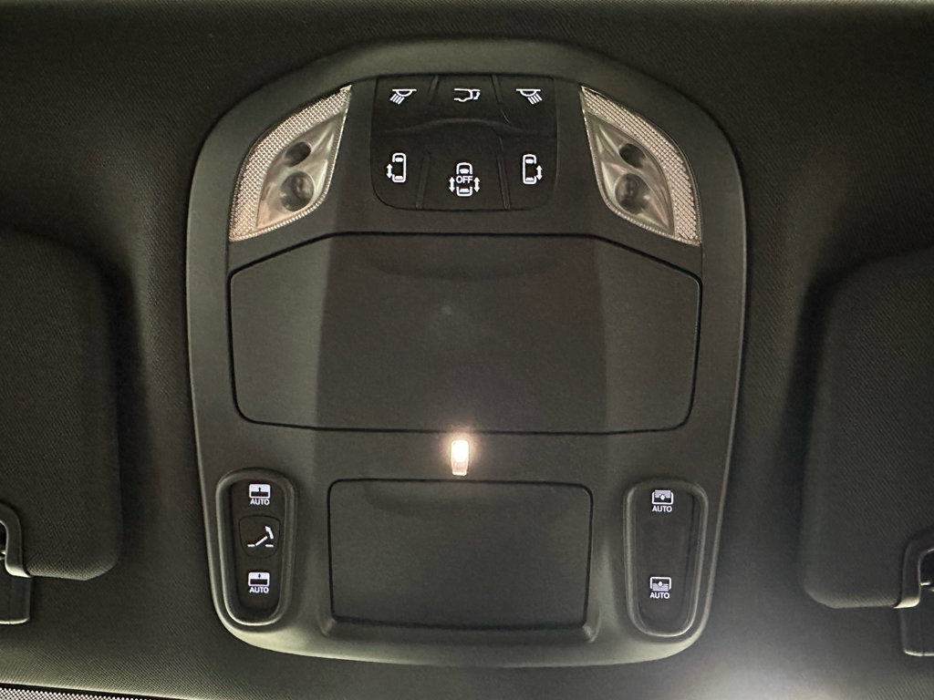 Used 2026 Chrysler Pacifica Limited w/ S Appearance Package FWD image 38