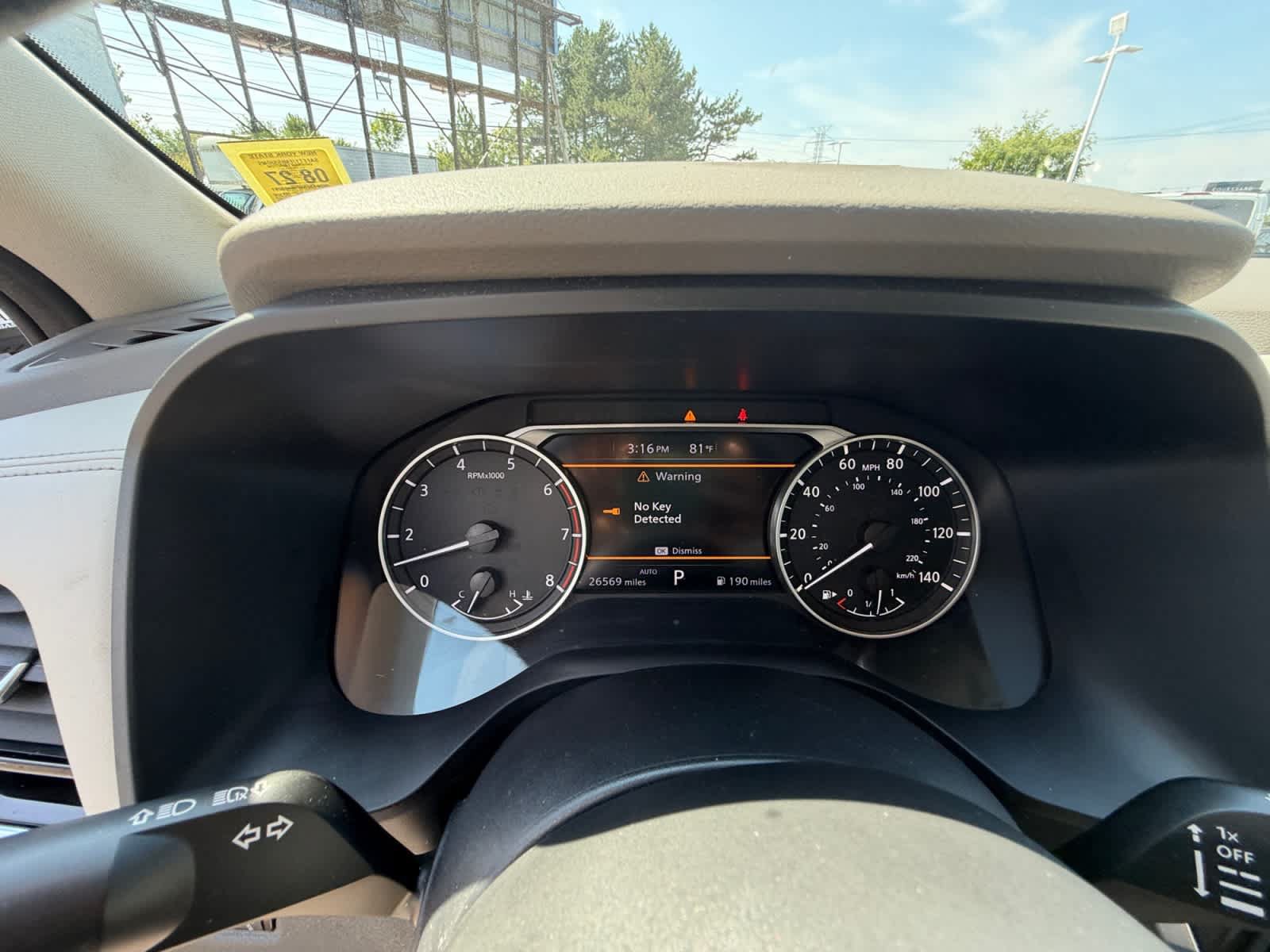 Used 2023 Nissan Rogue SL AWD/4WD image 16