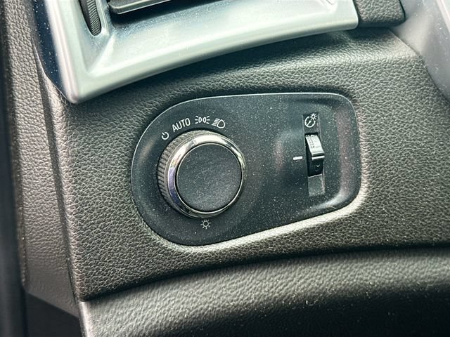 Used 2015 Cadillac SRX Luxury w/ Driver Awareness Package FWD image 15