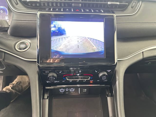Used 2023 Jeep Grand Cherokee Laredo w/ Luxury Tech Group I image 22