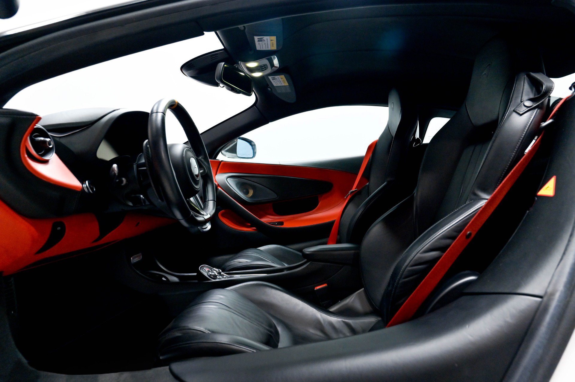 Used 2019 McLaren 600LT RWD image 8