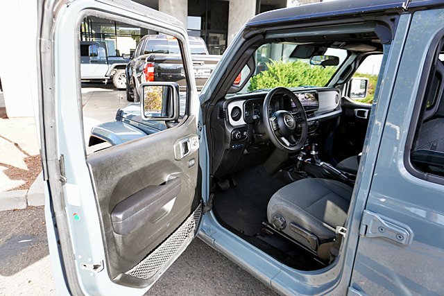 Used 2024 Jeep Wrangler Unlimited AWD/4WD image 48