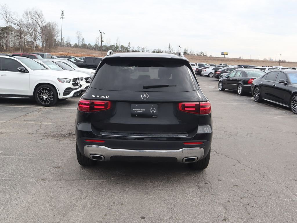 Certified 2025 Mercedes-Benz GLB 250 image 4