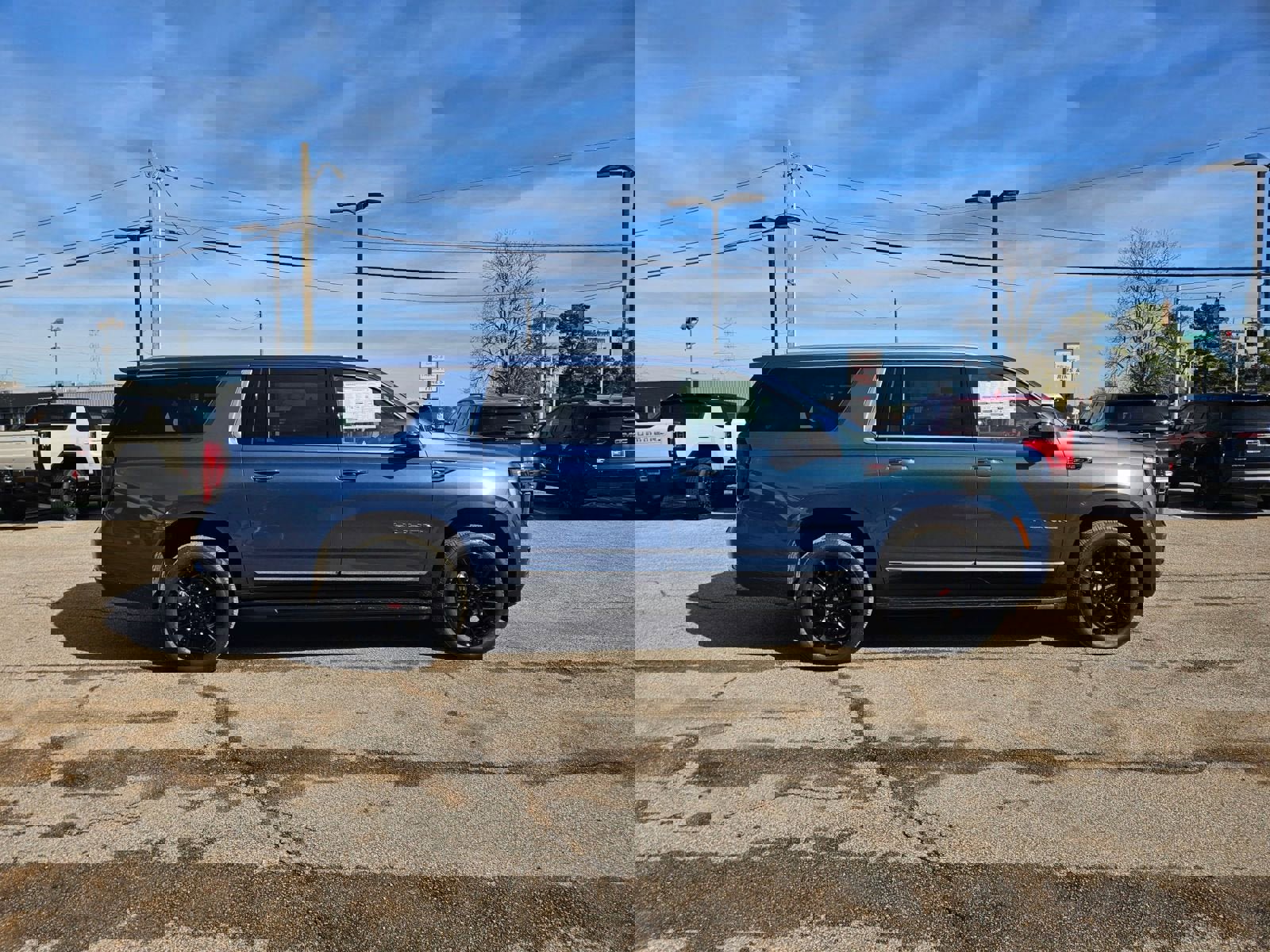 New 2026 GMC Yukon XL Elevation w/ Elevation Premium Package image 7