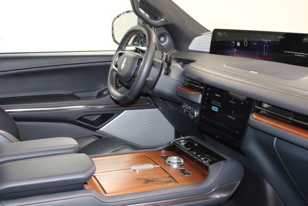 Used 2025 Lincoln Navigator Black Label AWD/4WD image 37