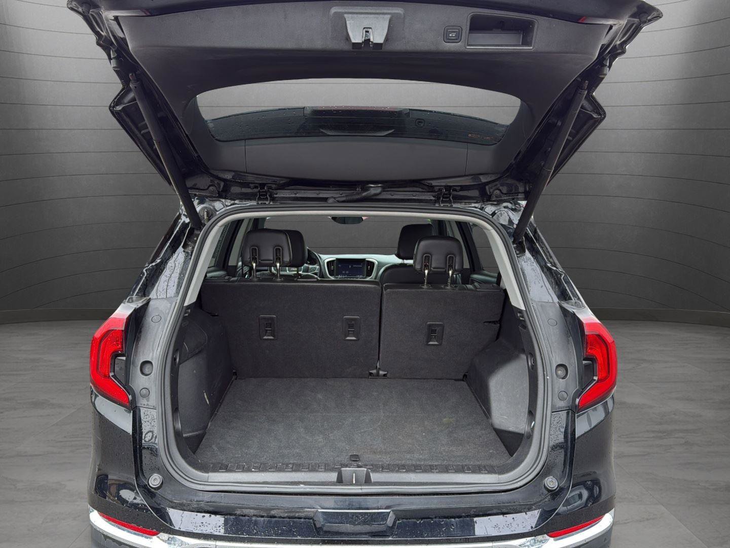 Used 2018 GMC Terrain SLT w/ Preferred Package image 22