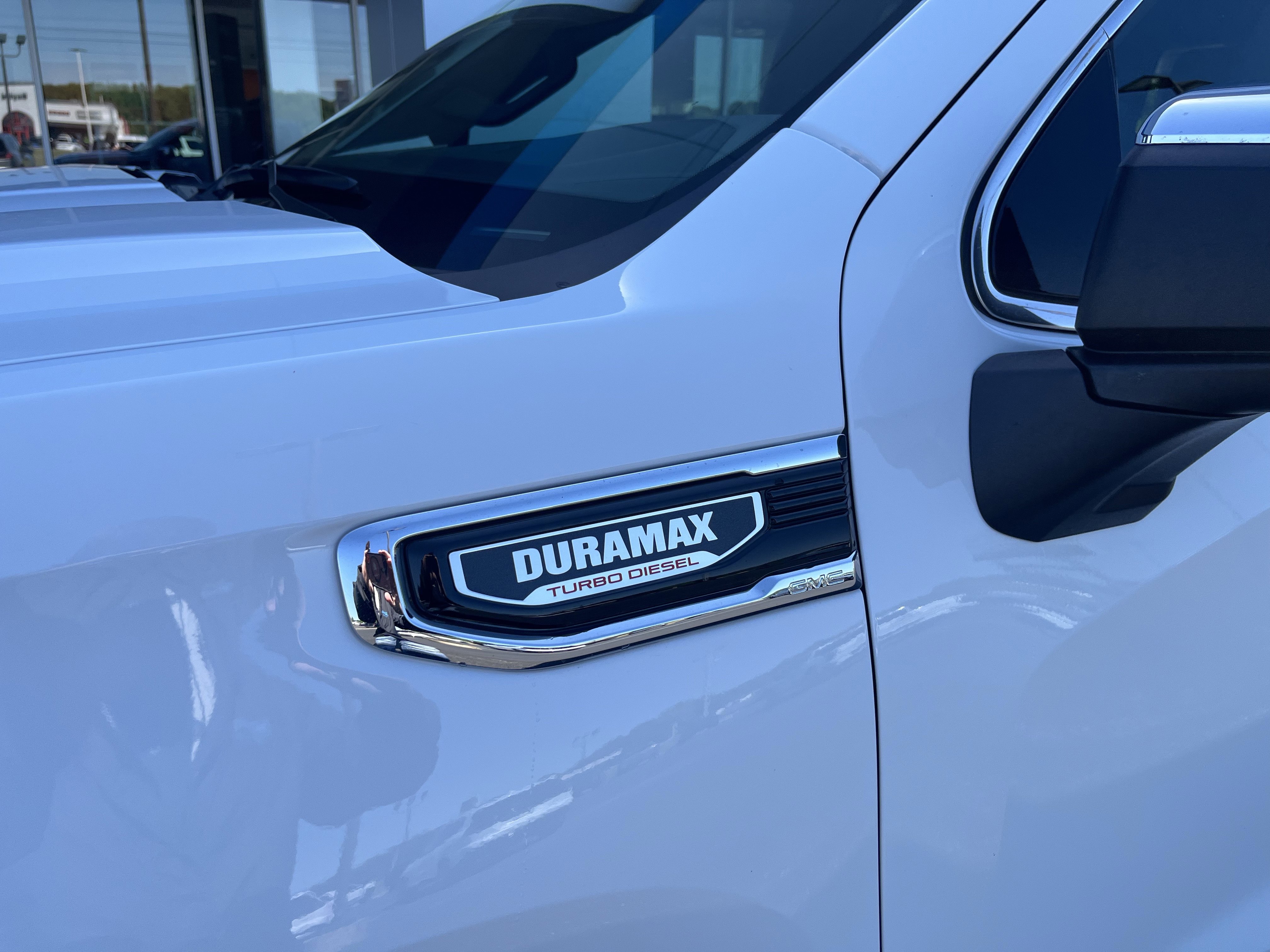 Used 2023 GMC Sierra 1500 SLT w/ SLT Premium Package AWD/4WD image 2