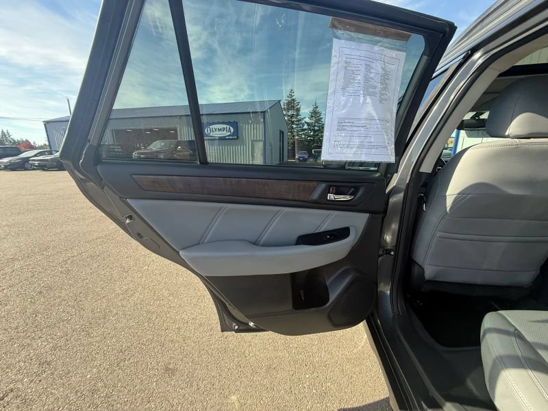 Used 2018 Subaru Outback 2.5i Limited AWD/4WD image 15