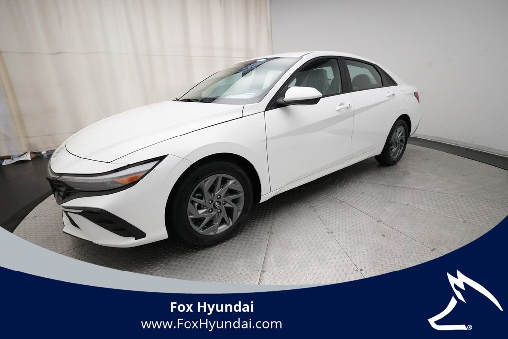 Used 2024 Hyundai Elantra SEL FWD image 1
