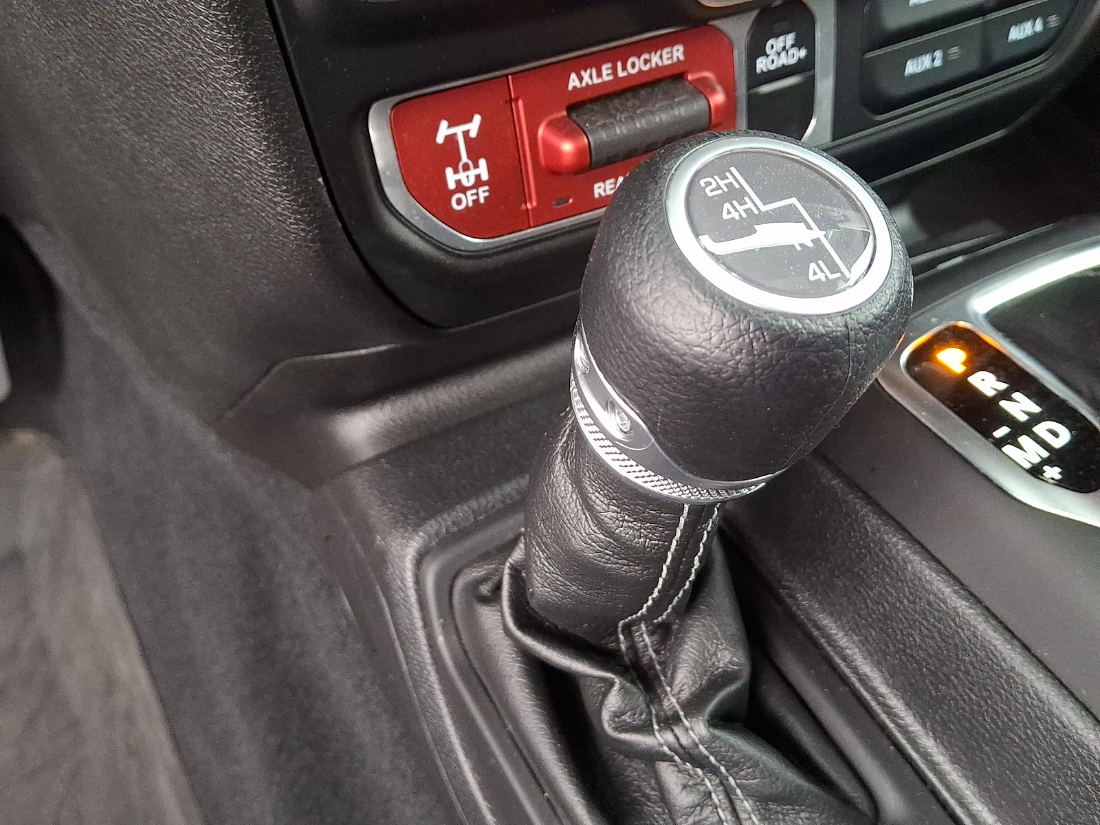 Used 2025 Jeep Gladiator Sport AWD/4WD image 24