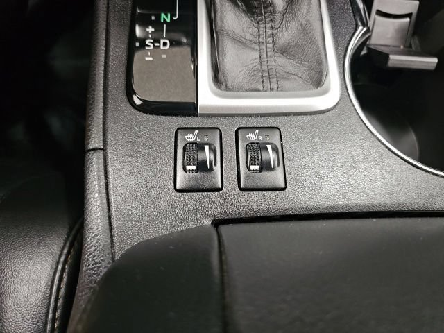 Used 2016 Toyota Highlander XLE AWD/4WD image 22
